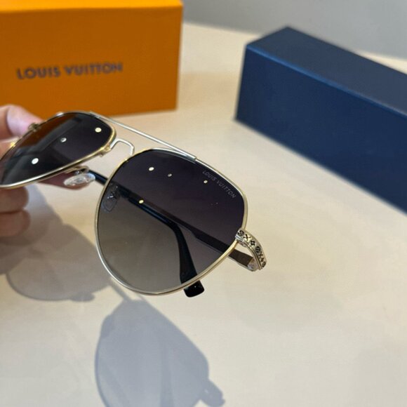Louis Vuitton Gold Metal Frame Black Sunglasses - Picture 2 of 7